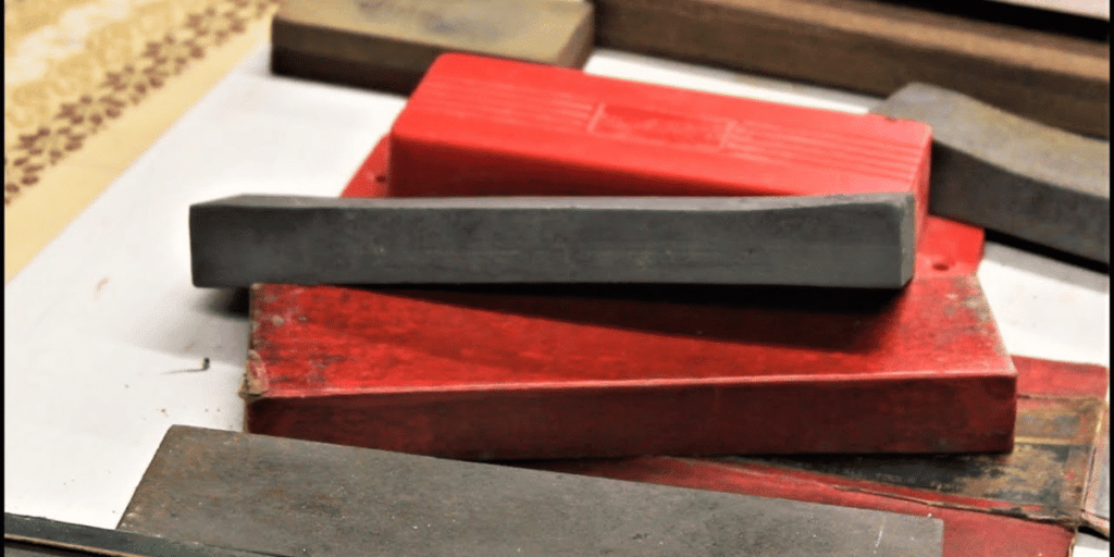 How To Differentiate Between Oil And Water Sharpening Stones 1
